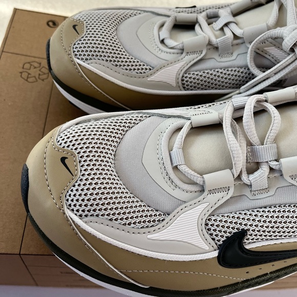 New Nike Women’s Air Max Bliss Shoes Size: 10 Flawed - Picture 12 of 15